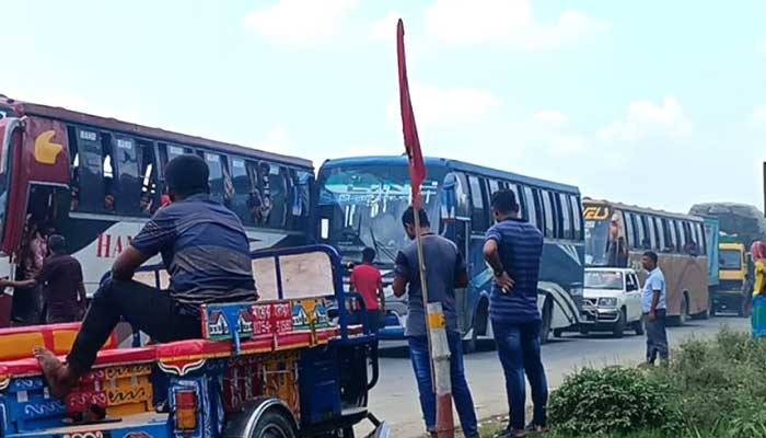 ঢাকা-সিরাজগঞ্জে মহাসড়কে ৬ কিলোমিটার তীব্র যানজট