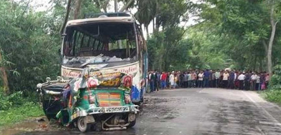 ময়মনসিংহে বাস-অটোরিকশা সংঘর্ষে নিহত ৭