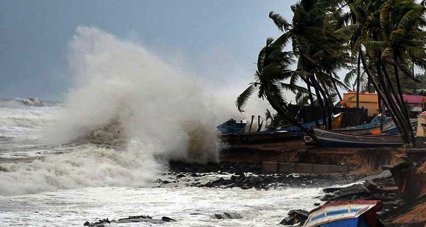 গভীর নিম্নচাপের প্রভাবে উত্তাল সাগর, বন্দরে ৩ নম্বর সতর্কতা