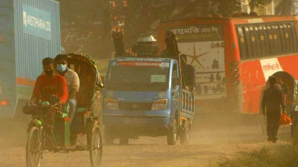 সাপ্তাহিক ছুটির দিনেও বায়ুদূষণে শীর্ষে ঢাকা