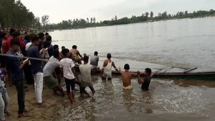 সুনামগঞ্জে সুরমা নদীতে নৌকাডুবিতে নিখোঁজ ৩