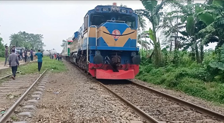 ১১ ঘণ্টা পর খুলনার সঙ্গে ট্রেন চলাচল স্বাভাবিক