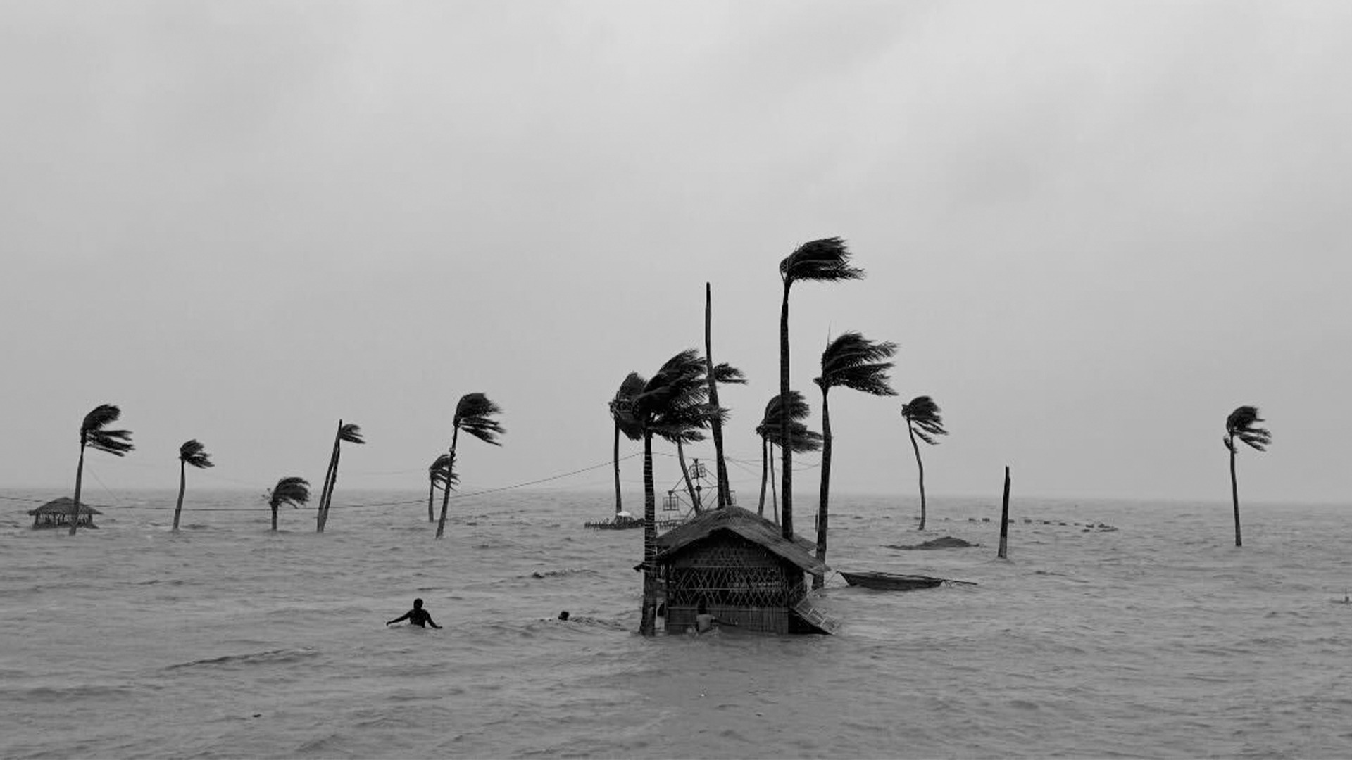 ঘূর্ণিঝড়ের শঙ্কায় উপকূল