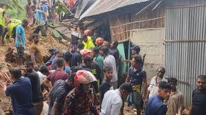 সিলেটে ভূমিধস, মাটির নিচে আটকা একই পরিবারের ৩ জন