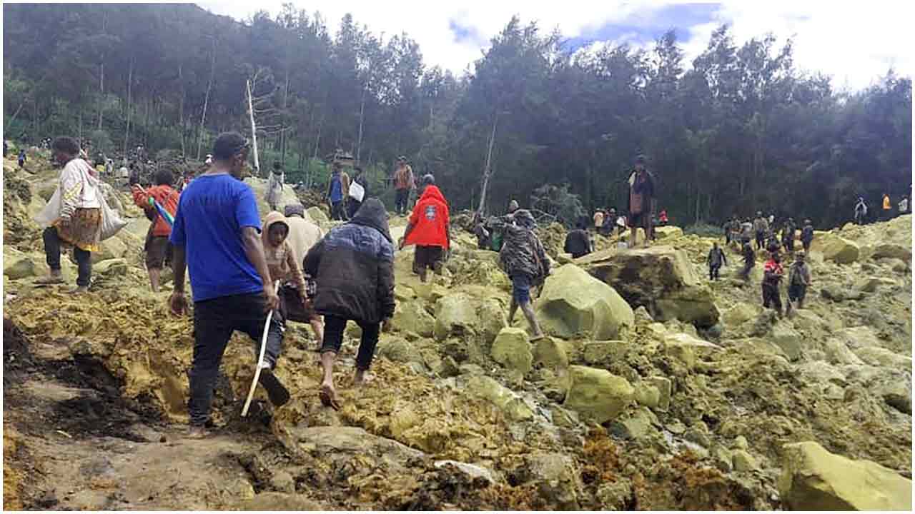 পাপুয়া নিউ গিনিতে ভূমিধসে নিহত বেড়ে ৬৭০